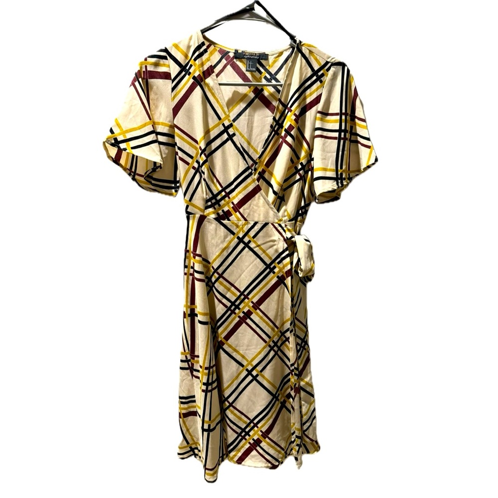 Forever21 wrap knot side batwing sleeve dress